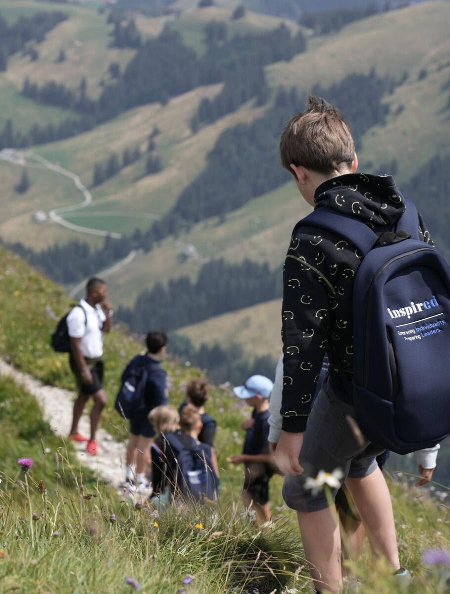 What is the best school near Barcelona for international students